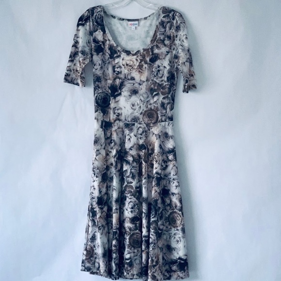 LuLaRoe Dresses & Skirts - Lularoe Floral Dress Small Fitted A-Line Dress